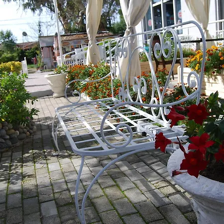 Отель Marika Голем