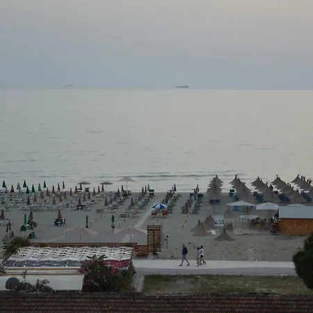 Отель Marika Голем